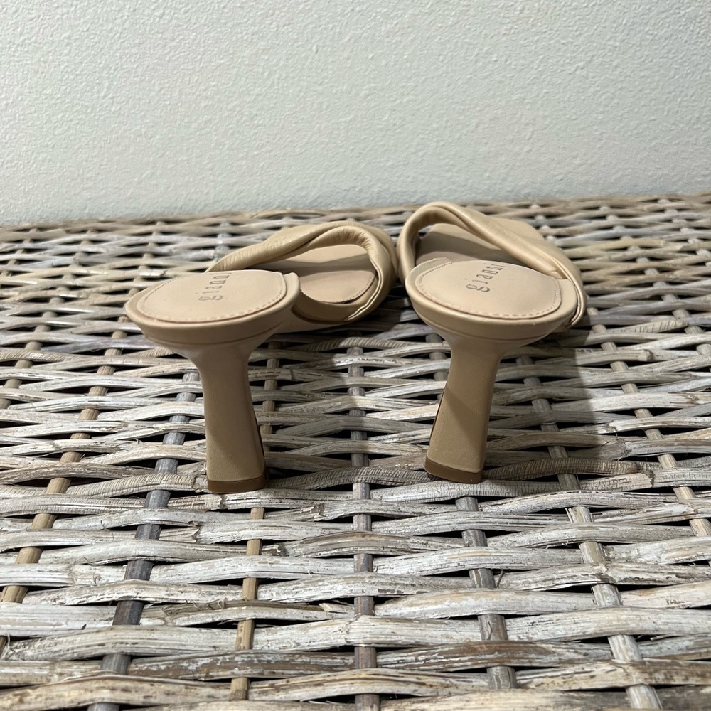 Gianni Bini Emberie Women's Tan Heeled Sandals, size 9.5, kitten heels, mules - Picture 3 of 6